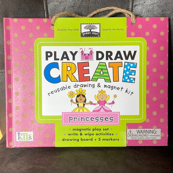 New Green Start Play Draw Create Reusable Drawing & Magnetic Kit - Princesses - Picture 1 of 8